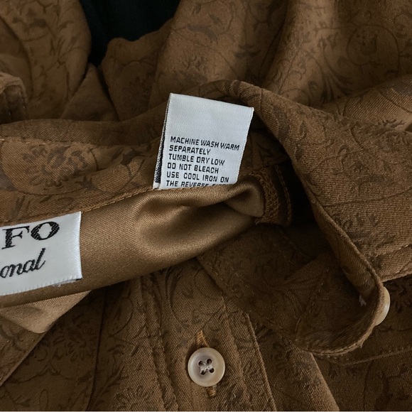 Adolfo International Vtg button down Small brown filigree texture - Picture 15 of 16